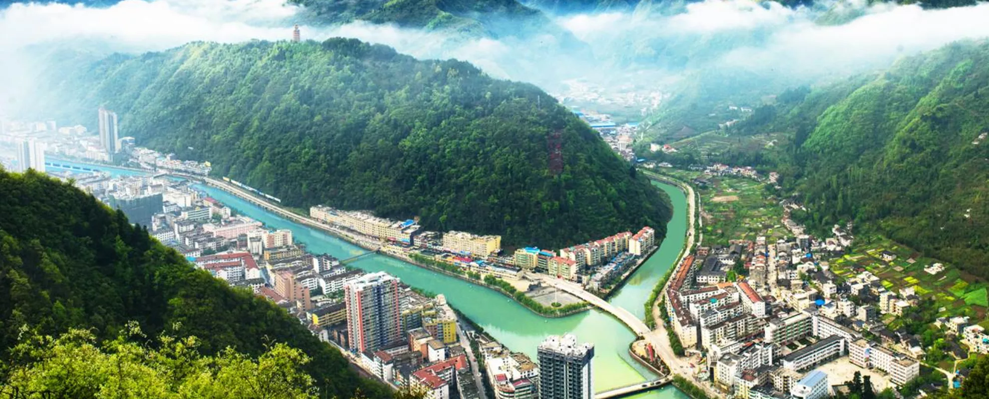 镇巴电话：19992670680
镇巴地址：汉中市镇巴县苗乡广场西侧